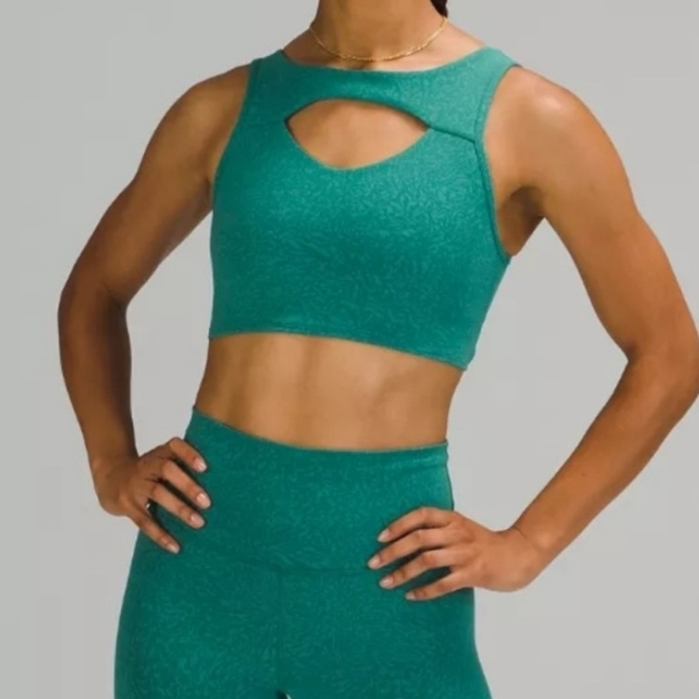 Lululemon Everlux Cut-Out Train Bra.